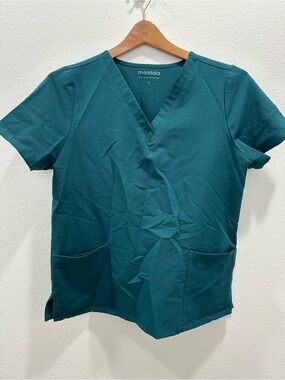 Mandala V-Neck Scrub Top teal green blue EUC small scrubs pockets